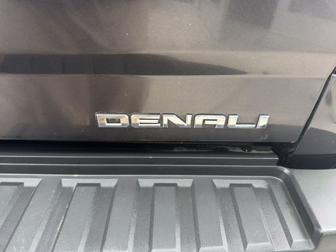 Used 2015 GMC Sierra 2500 Denali w/ Duramax Plus Package AWD/4WD image 39