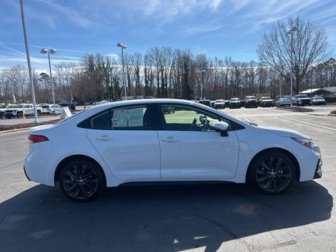 Used 2025 Toyota Corolla SE image 4