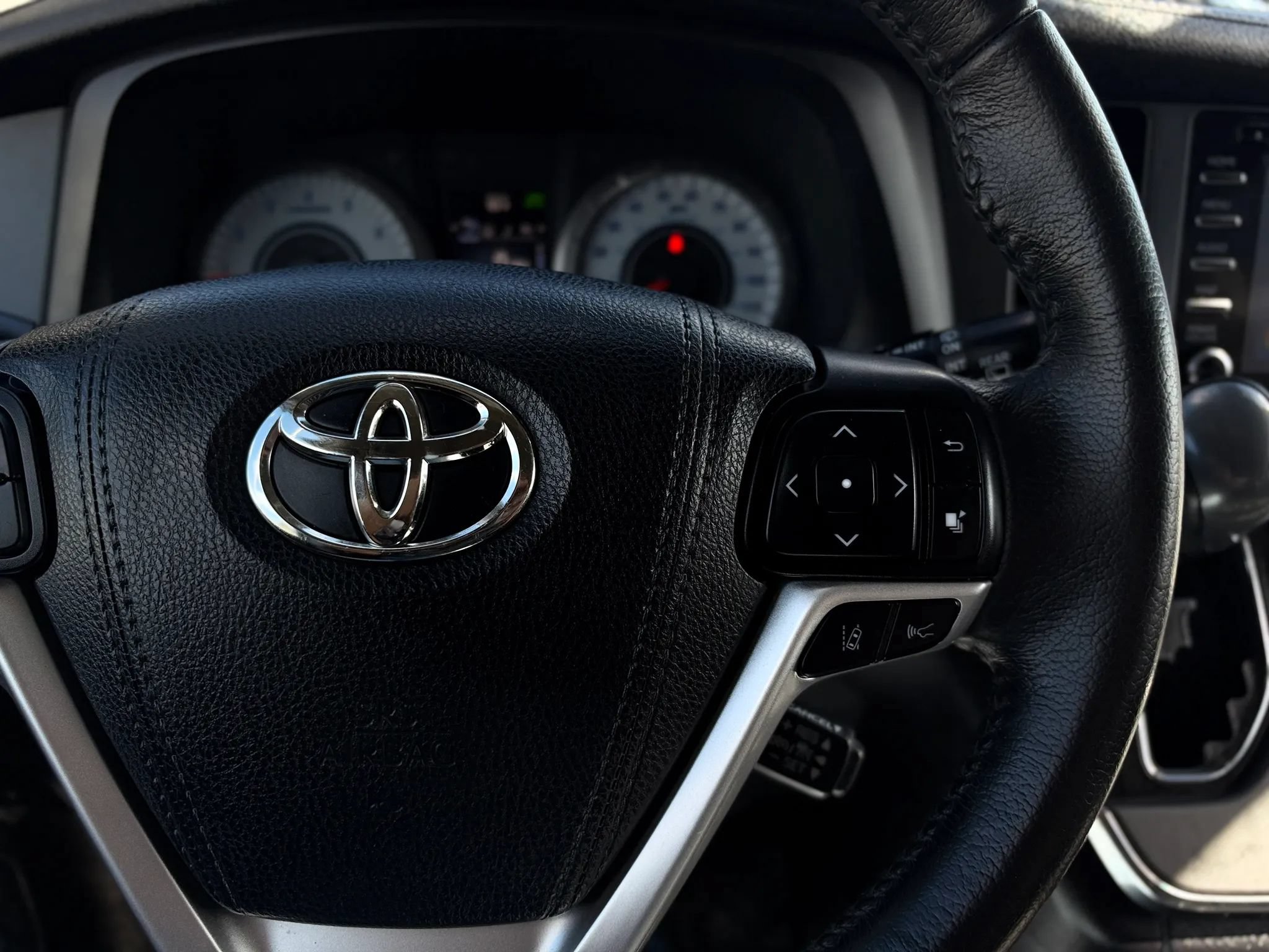Used 2019 Toyota Sienna SE Premium w/ Carpet Mat Package AWD/4WD image 28
