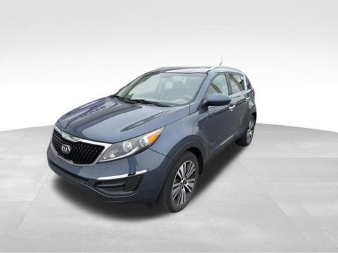 Used 2016 Kia Sportage EX image 4