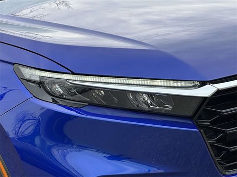 Used 2024 Honda CR-V EX-L image 7