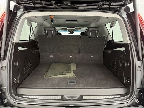 Used 2017 Cadillac Escalade ESV Luxury image 43