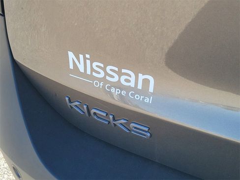 Used 2025 Nissan Kicks SV w/ Illumination Package image 13