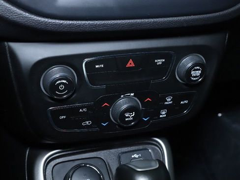 Used 2020 Jeep Compass Latitude w/ Cold Weather Group image 26