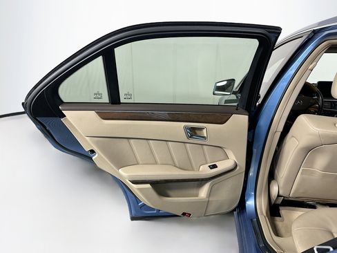Used 2011 Mercedes-Benz E 350 Sedan image 24