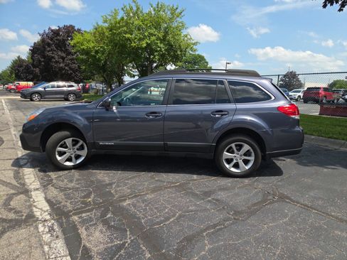 Used 2014 Subaru Outback 2.5i Limited w/ Moonroof Package AWD/4WD image 13