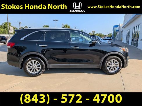 Used 2018 Kia Sorento FWD image 10