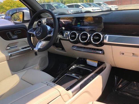 New 2026 Mercedes-Benz GLB 250 4MATIC image 16