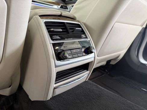 Used 2017 BMW 750i xDrive AWD/4WD image 33