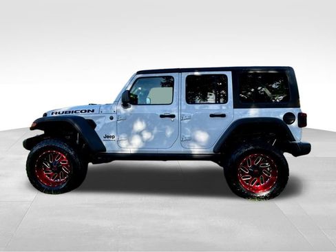 Used 2024 Jeep Wrangler Unlimited Rubicon AWD/4WD image 3