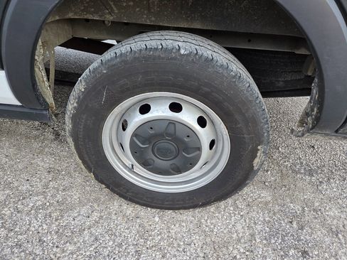 Used 2019 Ford Transit 250 148 Low Roof image 7