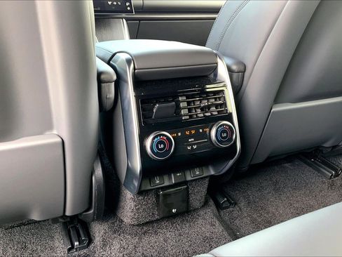 New 2026 Land Rover Range Rover SE image 20