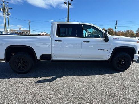 Certified 2022 Chevrolet Silverado 2500 LTZ w/ LTZ Plus Package image 4