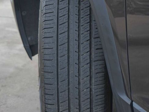 Used 2019 GMC Acadia SLT image 29