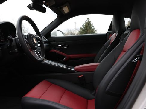 Used 2025 Porsche 718 Cayman image 14