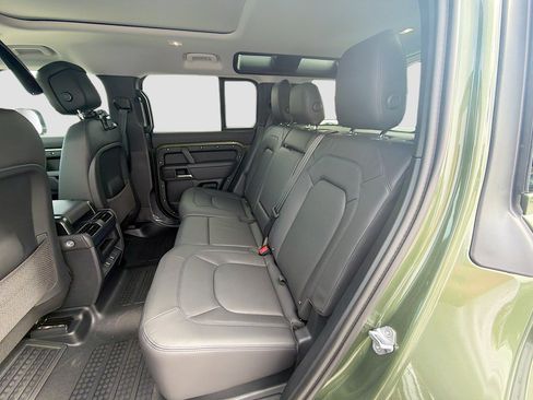 New 2026 Land Rover Defender 110 X-Dynamic SE image 19
