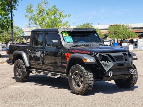 Used 2023 Jeep Gladiator Rubicon w/ Cold Weather Group AWD/4WD image 2