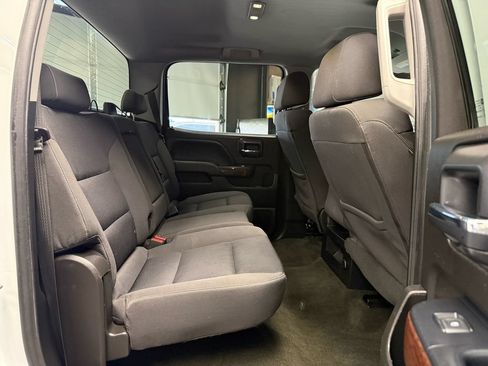 Used 2018 GMC Sierra 2500 SLE w/ HD SLE Preferred Plus Package AWD/4WD image 18