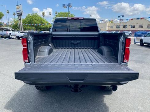 New 2026 Chevrolet Silverado 2500 ZR2 w/ LPO, Dark Essentials Package AWD/4WD image 15