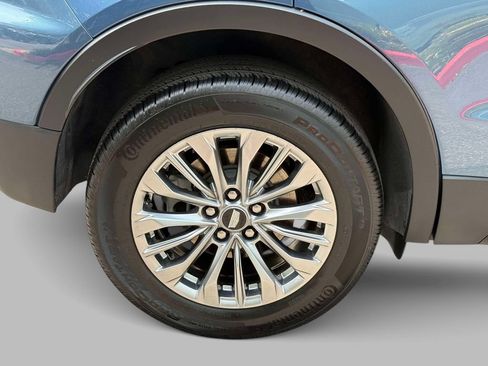 Used 2025 Cadillac XT4 Premium Luxury FWD image 13