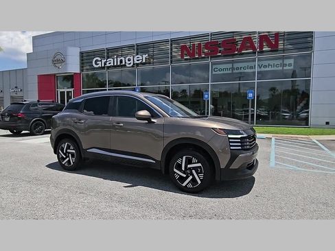Used 2025 Nissan Kicks SV w/ SV Premium Package FWD image 38