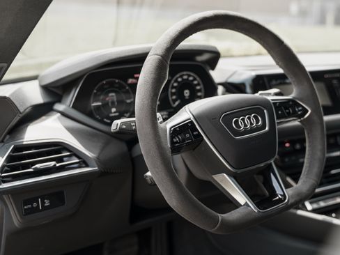 Used 2023 Audi e-tron GT Premium Plus w/ Performance Package AWD/4WD image 10