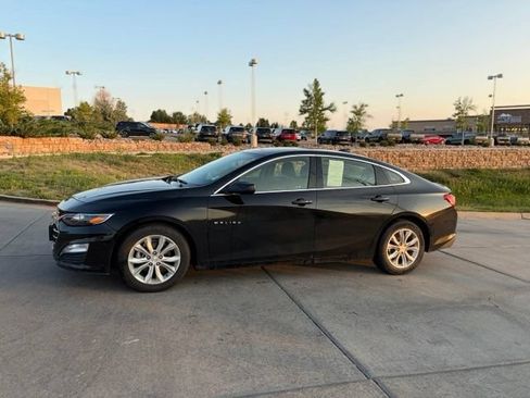 Used 2024 Chevrolet Malibu LT FWD image 2