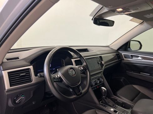 Used 2019 Volkswagen Atlas SEL image 3