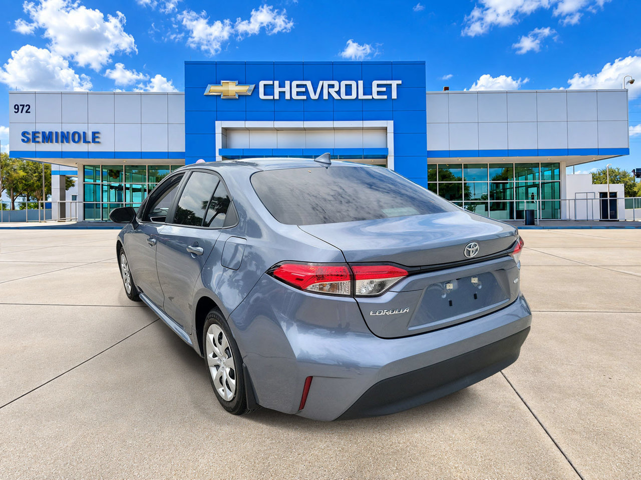 Used 2025 Toyota Corolla LE FWD image 4
