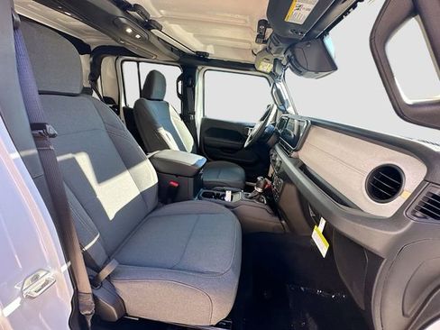 New 2026 Jeep Gladiator Willys AWD/4WD image 29