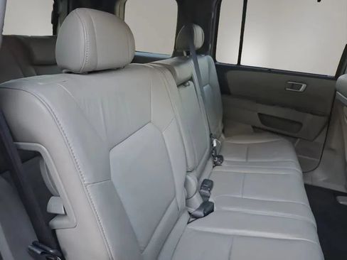 Used 2010 Honda Pilot Touring image 22