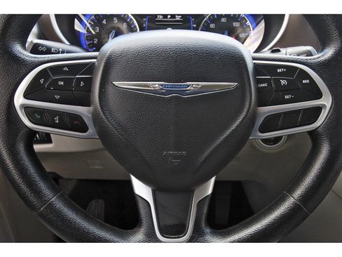 Used 2021 Chrysler Voyager Lxi image 18