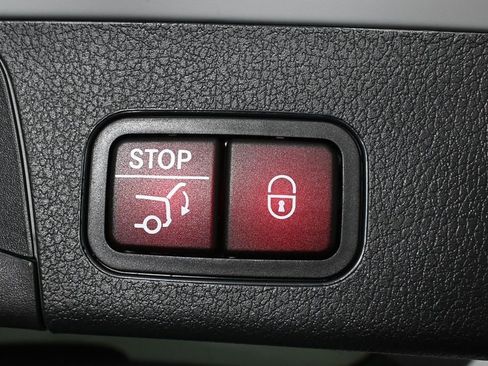 New 2026 Mercedes-Benz GLB 250 4MATIC image 31