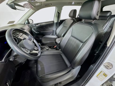 Used 2023 Volkswagen Tiguan SE w/ Panoramic Sunroof Package AWD/4WD image 15