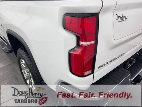 New 2026 Chevrolet Silverado 2500 LTZ w/ LTZ Premium Package image 14