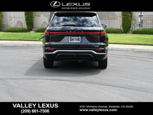 Used 2025 Lexus TX 500h AWD w/ Technology Package image 5