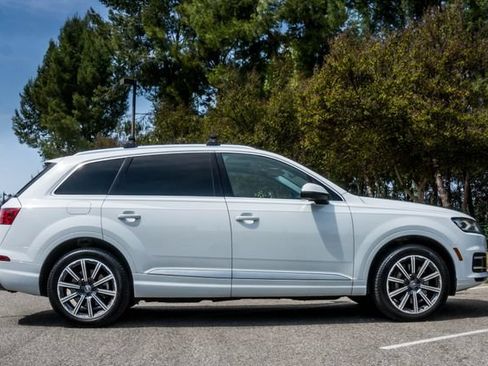 Used 2017 Audi Q7 3.0T Premium AWD/4WD image 3