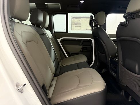New 2026 Land Rover Defender 110 X-Dynamic SE AWD/4WD image 28