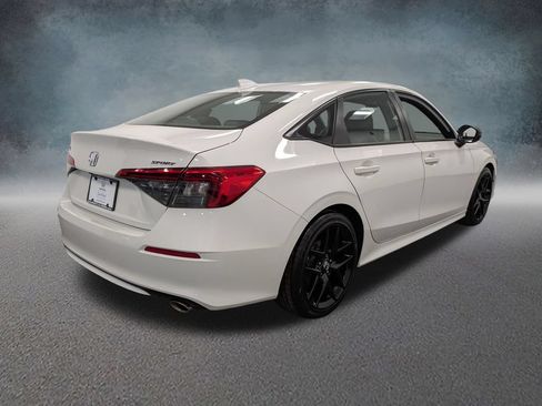 Used 2024 Honda Civic Sport image 4