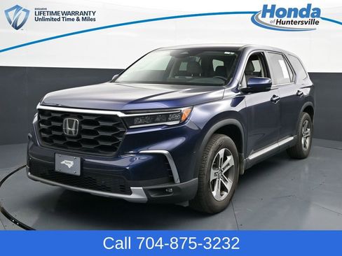 Used 2025 Honda Pilot EX-L image 3