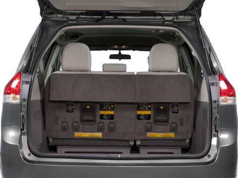 Used 2013 Toyota Sienna XLE FWD image 12