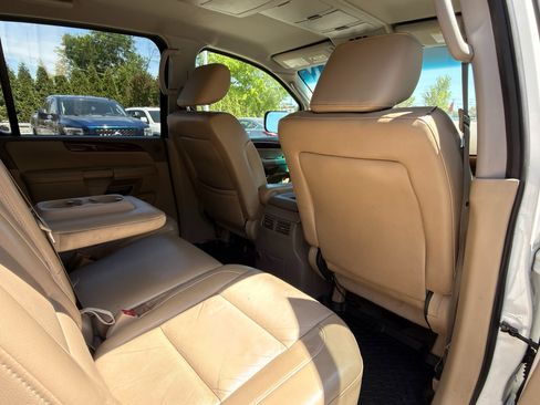 Used 2011 Nissan Armada SL RWD image 18