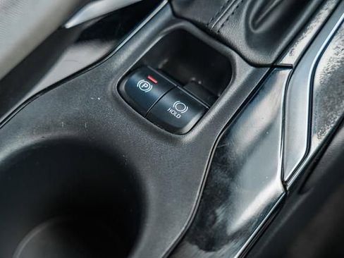 Used 2022 Toyota Corolla LE image 20