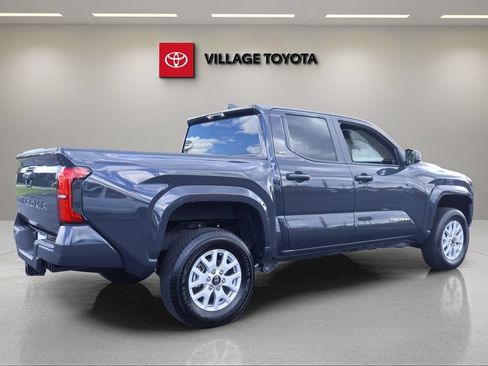 Certified 2024 Toyota Tacoma SR5 AWD/4WD image 5
