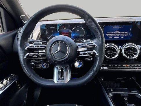 Used 2025 Mercedes-Benz GLB 35 AMG 4MATIC image 11
