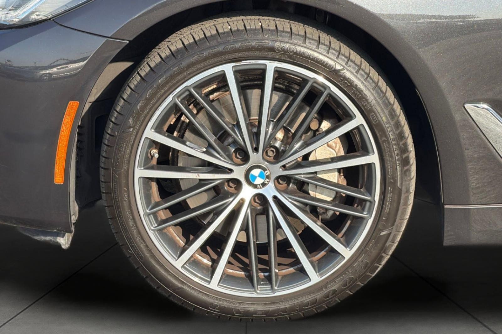 Used 2023 BMW 530i w/ Convenience Package RWD image 25