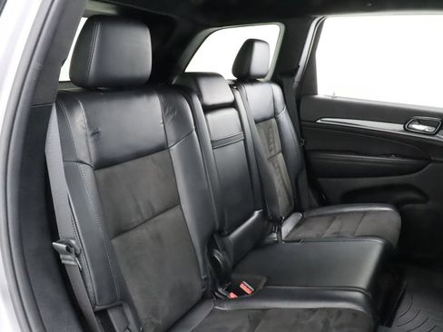Used 2020 Jeep Grand Cherokee Altitude RWD image 28