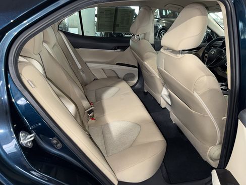 Used 2021 Toyota Camry LE image 10