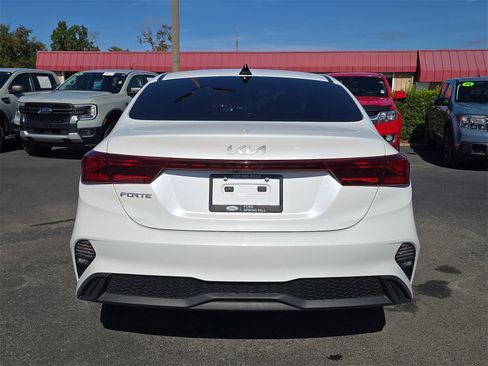 Used 2023 Kia Forte LXS w/ LXS Technology Package image 5