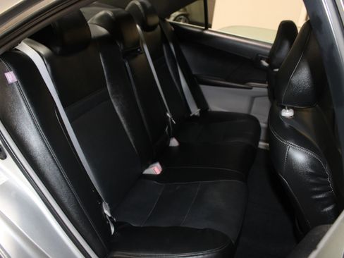 Used 2012 Toyota Camry LE image 24